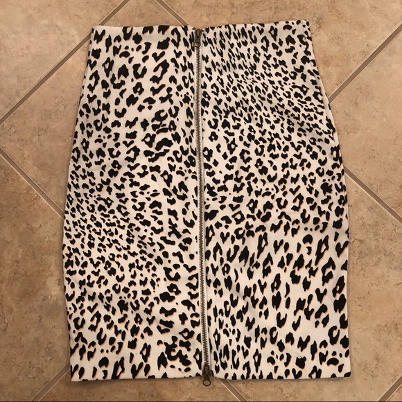 Petticoat Alley Dresses & Skirts - PETTICOAT ALLEY White Leopard Zipper Pencil Skirt